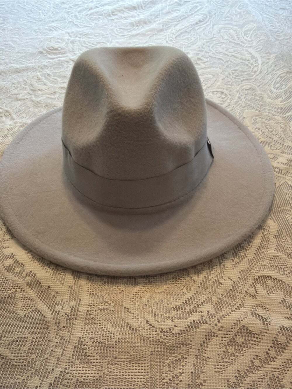 Light Gray Wide Brim Felt, Polyester  Fedora Hat Made In UK SMAL FLAWS IN PICS